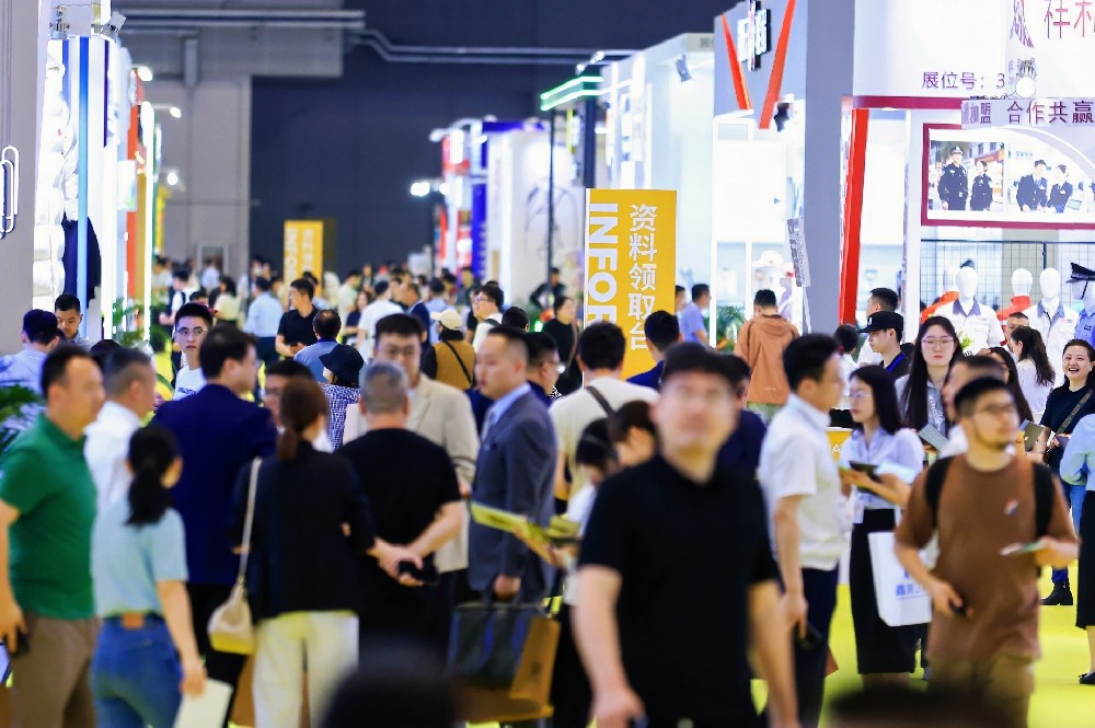 2025 LINK職業裝·團服展上海展圓滿落幕，商貿、潮流與未來在此交匯！